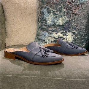 STEVE MADDEN TASSELED MULE